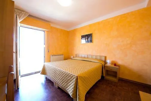 Albergo Di Murlo 3*,